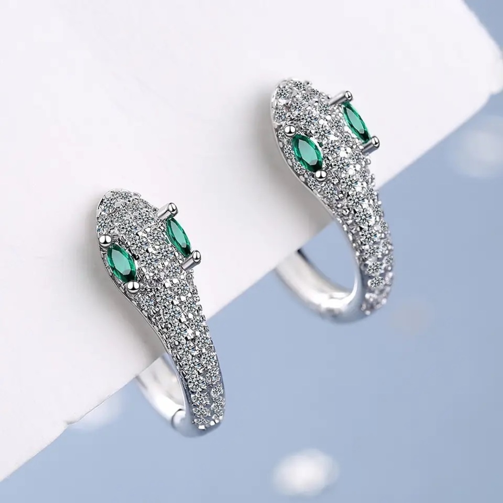 NEW 14K Gold Plated Emerald Snake Hoop Earrings - Picture 3 of 6